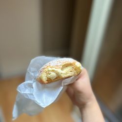 Hahdough - Vanilla cream berliner