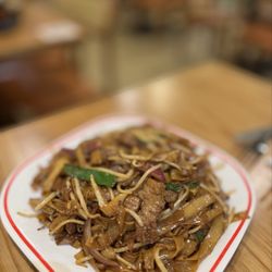 Wonderful Cafe - Beef chow fun