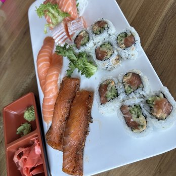 Niu B - Salmon platter - Sushi Bars Near Me - Chicago, Illinois Niu B - Salmon platter - Sushi Bars Near Me - Chicago, Illinois
