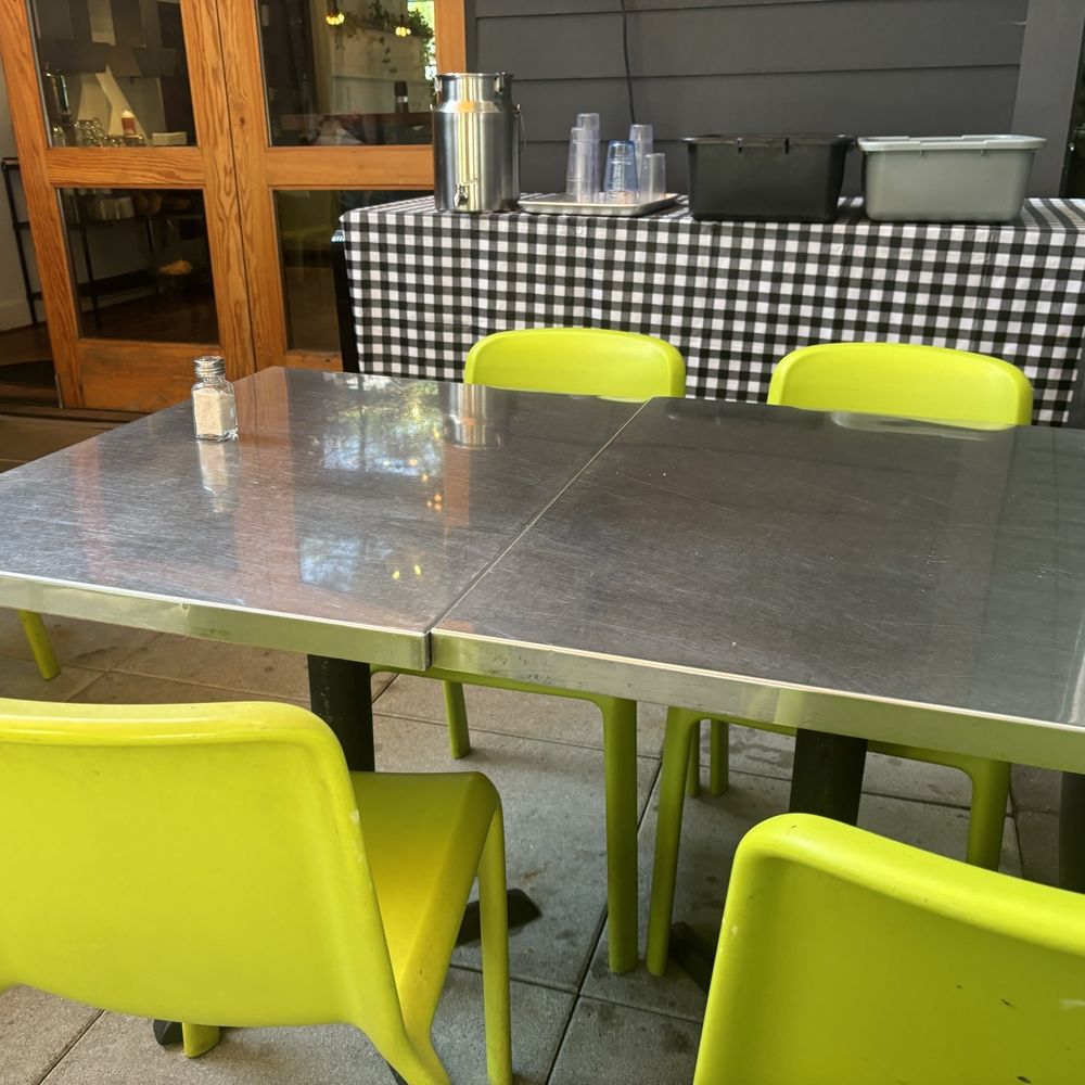 Harlow - Some outdoor seating - Vegan Near Me - Portland, Oregon Harlow - Some outdoor seating - Vegan Near Me - Portland, Oregon