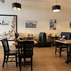 Darlin's Diner - Inside