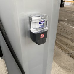 Holiday Station Store No 181 - Hand sanitizer & cleaner