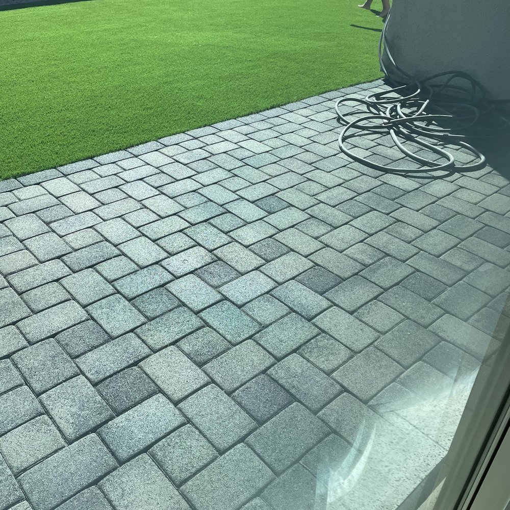 Patio pavers- gray with black border