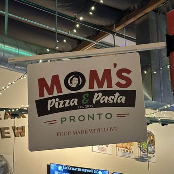 Mom's Pizza & Pasta - Pizza Near Me - Vista, California Mom's Pizza & Pasta - Pizza Near Me - Vista, California