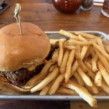Old Mulehouse - Pimientos, jalapeños and a nice, crunchy chicken sandwich with really good fries. - Pubs Near Me - Jasper, Georgia