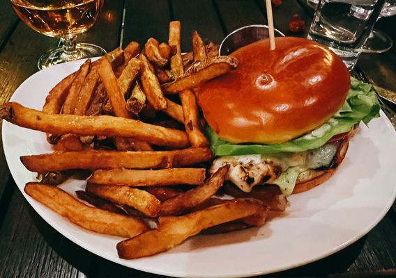 Craftsman Wood Grille & Tap House by null