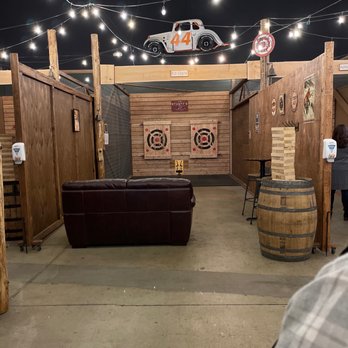 Stumpy's Hatchet House - Fairfield - Axe Throwing Near Me - Fairfield, New Jersey
