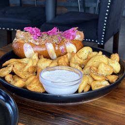 Beer Braised Bratwurst with Belgian fries Beer Braised Bratwurst with Belgian fries