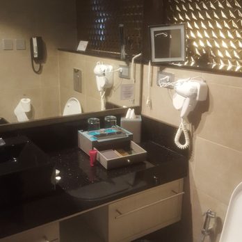 Bai Hotel - Hotels Near Me - Mandaue City, CEB