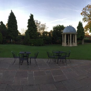 Rogerthorpe Manor Hotel - Garden - Hotels Near Me - Pontefract, XWY