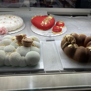 Crumbles Patisserie - Cakes - Desserts Near Me - Glendale, California