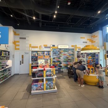 Lego Store Downtown Summerlin - Toy Stores Near Me - Las Vegas, Nevada Lego Store Downtown Summerlin - Toy Stores Near Me - Las Vegas, Nevada