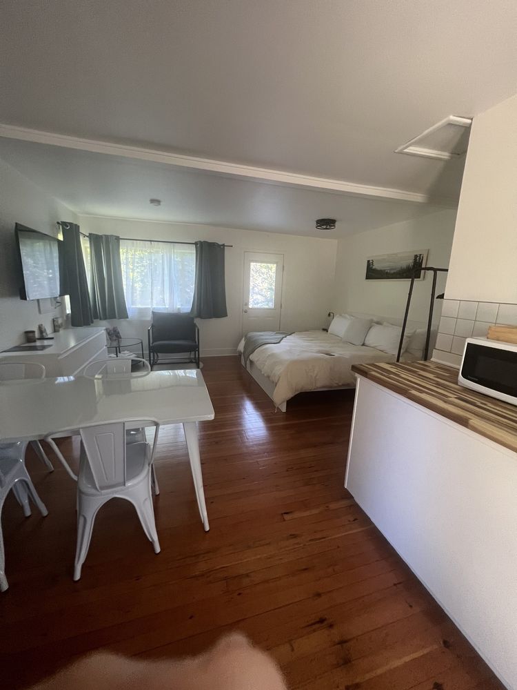 MOUNT WALKER INN Updated September 2024 19 Reviews 61 Maple Grove