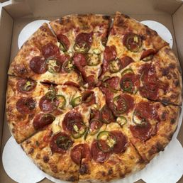 14" Sweet Heat Pizza 14" Sweet Heat Pizza