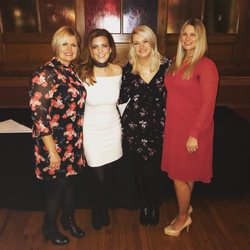 Modern Chic Salon & Spa - Team Chic stylist's Deb, Ashlee, Lindsay and Melissa