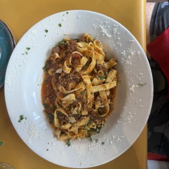 Bruschetta Francesca - Fettuccine bolognese - Italian Near Me - Key West, Florida