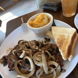 Sandy Corners Bar & Grill - Comes with a side salad