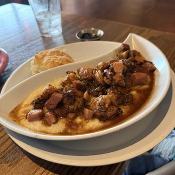 Ruby Slipper Baton Rouge - Shrimp and Grits - Cafes Near Me - Baton Rouge, Louisiana