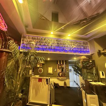 The Dead Fish - Nice decor - Seafood Near Me - Crockett, California