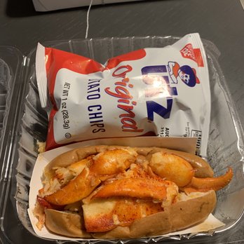 Pauli's - Connecticut Lobster Roll - Sandwiches Near Me - Boston, Massachusetts Pauli's - Connecticut Lobster Roll - Sandwiches Near Me - Boston, Massachusetts