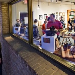 Pennsylvania Guild of Craftsmen - Gallery from outside