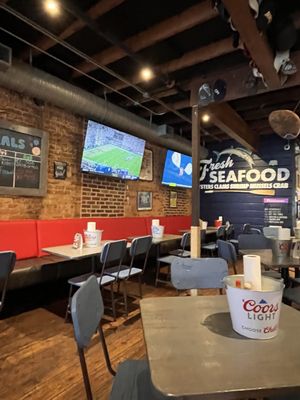 Shuckin' Shack Oyster Bar by null