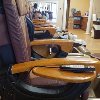 Kc Nails - 5 pedicure stations, clean but old - Nail Salons Near Me - Largo, Florida