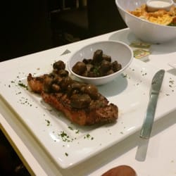 Grata Bar & Grill - Sirloin 10oz with awesome flavorful mushrooms!