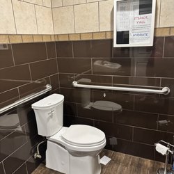 Hays City Store - Nice clean bathroom!
