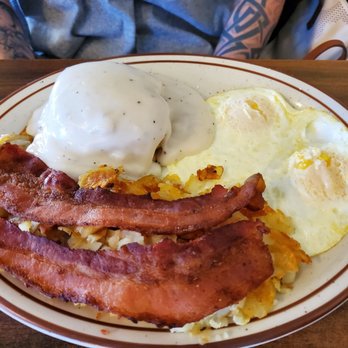 Frank's Cafe - Biscuits and gravy - Breakfast & Brunch Near Me - Mokelumne Hill, California Frank's Cafe - Biscuits and gravy - Breakfast & Brunch Near Me - Mokelumne Hill, California