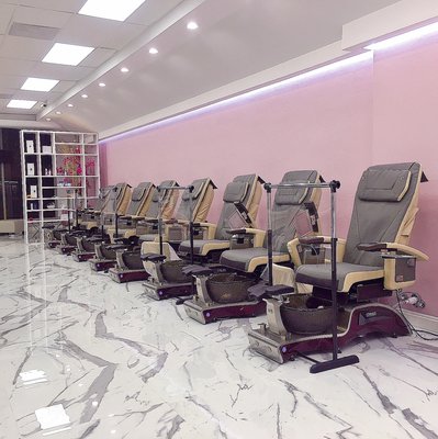 Spa Pedicure - What is the difference at P7 Beaute Day Spa ❓
At P7 Beaute Day Spa, we strive for “PERFECTION” (P = Perfect; 7 = completeness or perfect in the Bible) hence where the word “P7” came from. We want to ensure our customers can fully relax, reduce pain and stress while getting pampered, hence we choice a “BRAND NAME” 👉🏻 Human Touch massage chair. Unlike other massage chairs brands, HUMAN TOUCH has over 40 years experiences and has constructed the wellness landscape, building a rich portfolio of high-performance massage chairs, ergonomic zero gravity recliners, and targeted massage products that rejuvenate the mind and body – no matter where the day may take you.
Taking a unique approach to design, Human Touch utilizes the top engineering minds, medical practitioners, world-class athletes, and award-winning design teams to carefully craft groundbreaking products that not only alleviate pain and decrease stress on a daily basis, but also offer an aesthetic appeal that captivates the eye and enhances any space. Although, the cost is much more than the typical massage chairs on the market 🙌🏻 WE WANTED THE BEST FOR OUR CUSTOMERS.
In addition, everything is 100% disposable including bubble liner (instead of old magnetic fans), and we sterilized our tools with medical grade autoclave,
Come and experience the difference ❗️
Become part of the P7 Beaute lifestyle 👉🏻 Wellness in Mind and Body, Continuous Innovation with Beauty Trends, and Results Driven. Spa Pedicure - What is the difference at P7 Beaute Day Spa ❓
At P7 Beaute Day Spa, we strive for “PERFECTION” (P = Perfect; 7 = completeness or perfect in the Bible) hence where the word “P7” came from. We want to ensure our customers can fully relax, reduce pain and stress while getting pampered, hence we choice a “BRAND NAME” 👉🏻 Human Touch massage chair. Unlike other massage chairs brands, HUMAN TOUCH has over 40 years experiences and has constructed the wellness landscape, building a rich portfolio of high-performance massage chairs, ergonomic zero gravity recliners, and targeted massage products that rejuvenate the mind and body – no matter where the day may take you.
Taking a unique approach to design, Human Touch utilizes the top engineering minds, medical practitioners, world-class athletes, and award-winning design teams to carefully craft groundbreaking products that not only alleviate pain and decrease stress on a daily basis, but also offer an aesthetic appeal that captivates the eye and enhances any space. Although, the cost is much more than the typical massage chairs on the market 🙌🏻 WE WANTED THE BEST FOR OUR CUSTOMERS.
In addition, everything is 100% disposable including bubble liner (instead of old magnetic fans), and we sterilized our tools with medical grade autoclave,
Come and experience the difference ❗️
Become part of the P7 Beaute lifestyle 👉🏻 Wellness in Mind and Body, Continuous Innovation with Beauty Trends, and Results Driven.
