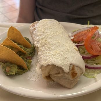 El Aguila Dorada - Burrito Burrito de Pollo Asado - Mexican Near Me - Bayonne, New Jersey El Aguila Dorada - Burrito Burrito de Pollo Asado - Mexican Near Me - Bayonne, New Jersey