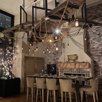 Herringbone Waikiki - Dining area facing the hostess podium - Seafood Near Me - Honolulu, Hawaii Herringbone Waikiki - Dining area facing the hostess podium - Seafood Near Me - Honolulu, Hawaii
