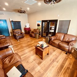 Tobacco Republic - Spacious smoking lounge