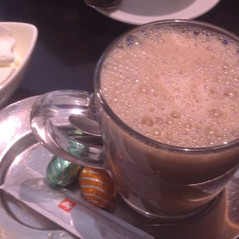 Pinguin Ijssalon - Tea Rooms Near Me - Antwerp, VAN