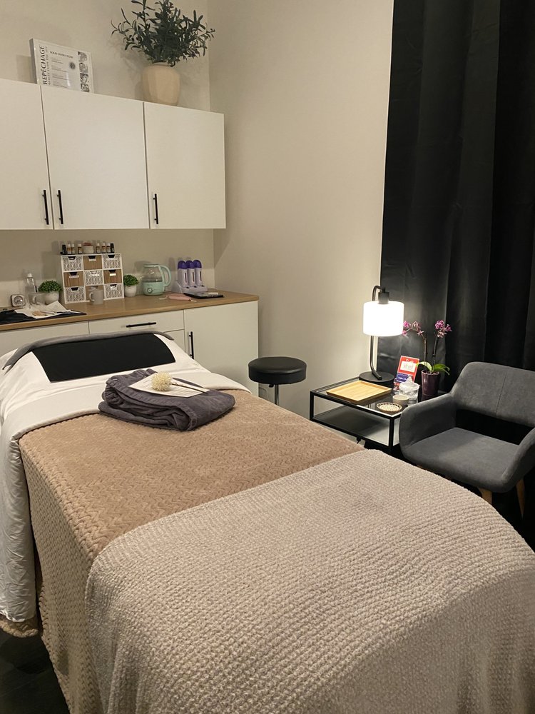 Wildflower Skincare Logo