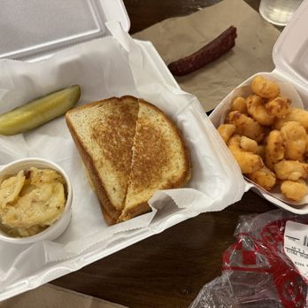 Mars Cheese Castle - Bakeries Near Me - Kenosha, Wisconsin