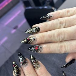 West7 Nail Bar - Gelx with nail art