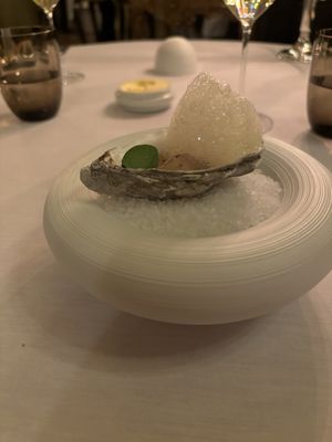 Cheval Blanc by Peter Knogl by null