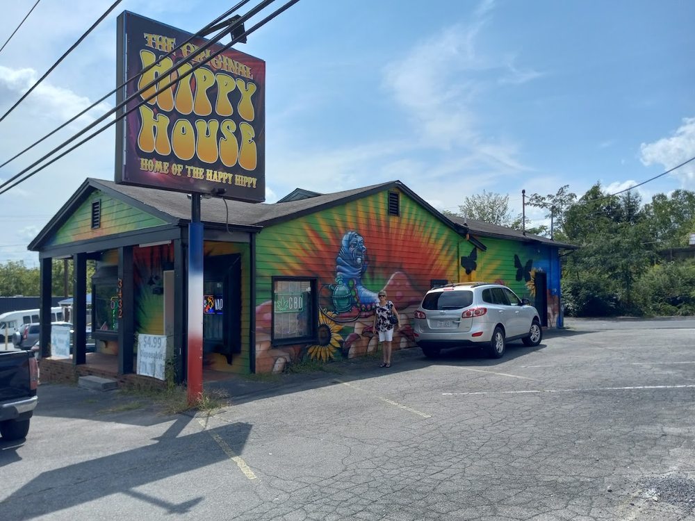 THE ORIGINAL HIPPY HOUSE Updated September 2024 3432 Fort Henry Dr