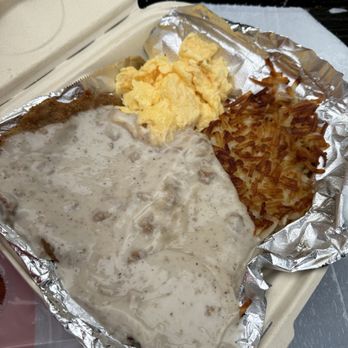 Blue Buoy Restaurant - Chicken Fried Steak and Eggs - Seafood Near Me - Westport, Washington