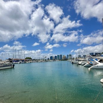 Island Splash Tours - Boat Tours Near Me - Honolulu, Hawaii