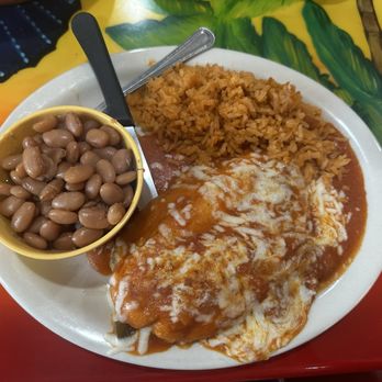 7 Mares Grill - Chile Relleno Plate with whole beans and rice - Mexican Near Me - Oakley, California