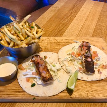 Earls Kitchen + Bar - Fish tacos - New American Near Me - Orlando, Florida