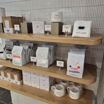 Tous Les Jours Bakery and Cafe - Bakeries Near Me - Tysons, Virginia