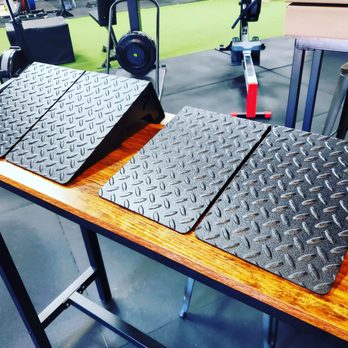 GYM N°5 - Squat wedges - Gyms Near Me - Boulder, Colorado GYM N°5 - Squat wedges - Gyms Near Me - Boulder, Colorado