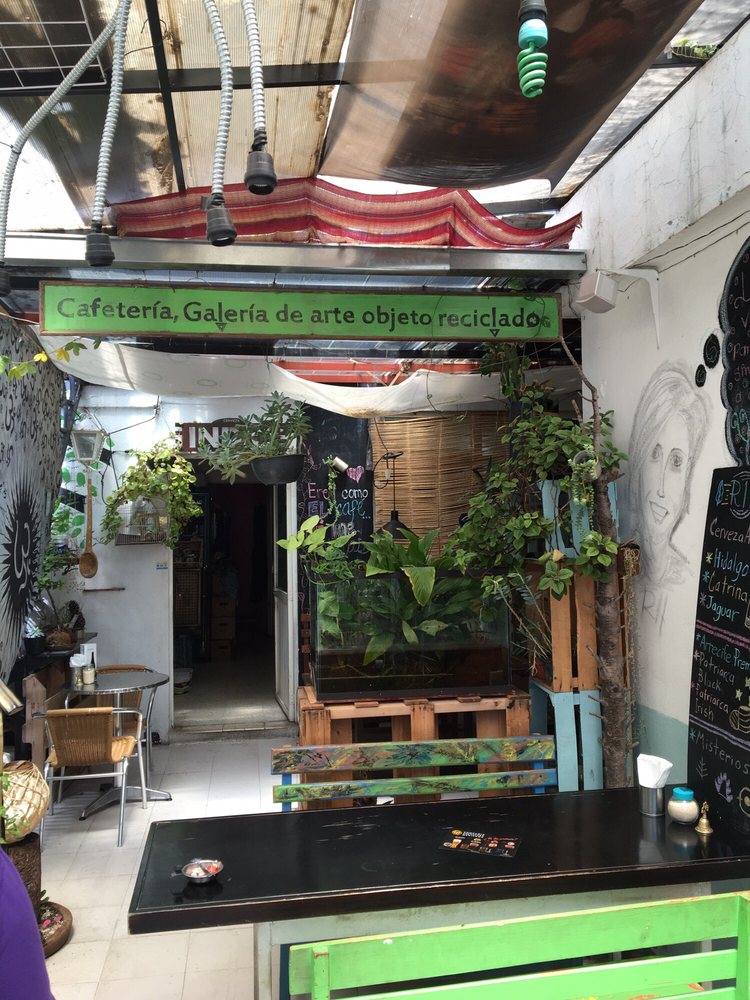 R11 Cafeteria & Galeria de Arte Reciclado