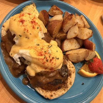 Café Kaila - Meatloaf Benedict - Breakfast & Brunch Near Me - Honolulu, Hawaii Café Kaila - Meatloaf Benedict - Breakfast & Brunch Near Me - Honolulu, Hawaii