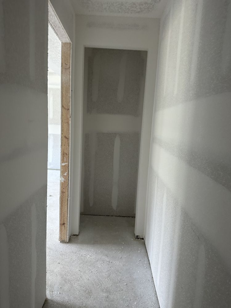 Slide of Lissie’s Roofing and Construction