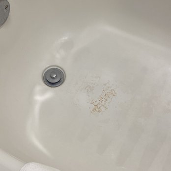 Residence Inn Cleveland Mentor - Stain in the tub (picture doesn't do it justice) - Hotels Near Me - Mentor, Ohio Residence Inn Cleveland Mentor - Stain in the tub (picture doesn't do it justice) - Hotels Near Me - Mentor, Ohio